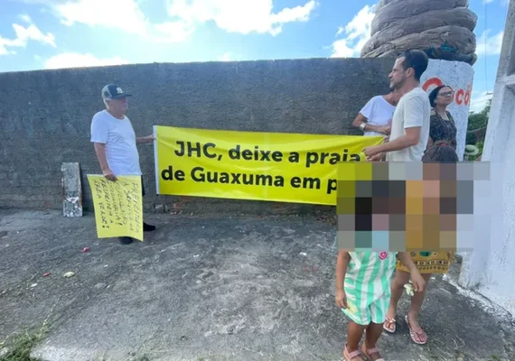 “Cocô não é Massa”: moradores de Guaxuma protestam contra JHC por estação de esgoto em Área Verde