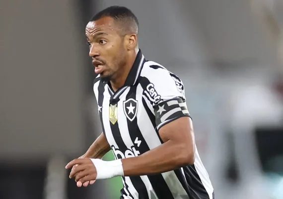 Capitão do Botafogo, Marlon Freitas pede liberação para fechar com Palmeiras