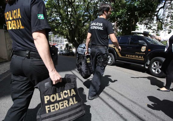 PF vai investigar relato sobre vazamento de operação a Flávio Bolsonaro