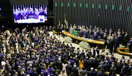 Deputados tomam posse e Rodrigo Maia, informou a renúncia do deputado Jean Wyllys