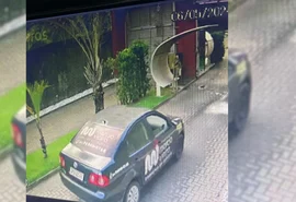 'Calcinha erótica': Corretor abandona flanelinha em motel e foge sem pagar a conta