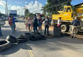 Moradores realizam protesto por falta de água e infraestrutura Marechal Deodoro
