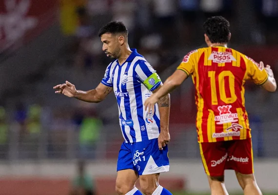 CSA perde capitão Camacho suspenso para duelo contra Juazeirense