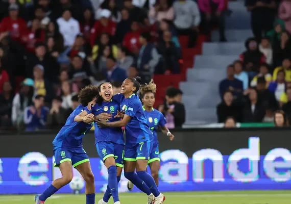 Em final emocionante, Rainha Marta brilha, Brasil bate Colômbia e é campeão da Copa América