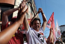 Bolsonaro não fez 10% do que eu fiz pelo Rio, diz Haddad na Baixada