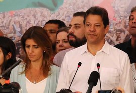 Haddad muda de ideia e parabeniza Bolsonaro: País merece o melhor