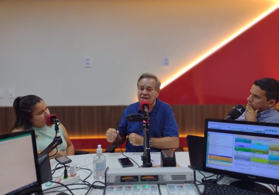 Lessa diz que segue com o grupo de Cunha, elogia Rui e diz que “tá a serviço”