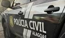 Polícia prende mulher suspeita de planejar duplo homicídio no Antares, em Maceió