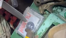 PF e Marinha apreendem drogas em embarcação pesqueira na costa do Suriname