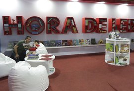 No Dia do Livro Infantil, escritora dá dicas para incentivar a leitura