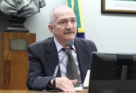 DC reage a críticas e inicia expulsão de Aldo Rebelo