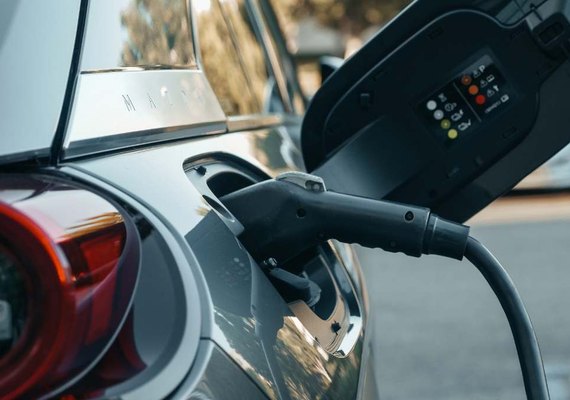 Alagoas vai reduzir impostos sobre compra de carros elétricos; IPVA será zerado
