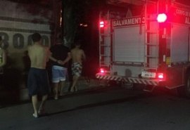 Incêndio atinge terreno usado para guardar veículos em União dos Palmares