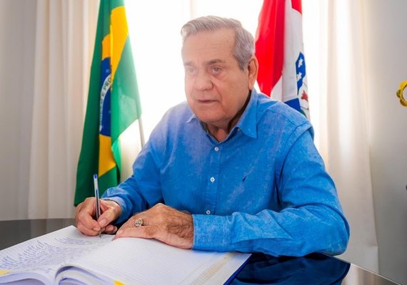 Lessa assume interinamente o governo do Estado até 30 de maio