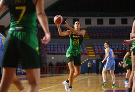 Seleção de basquete define time para o Pré-Olímpico com pivôs de 2m