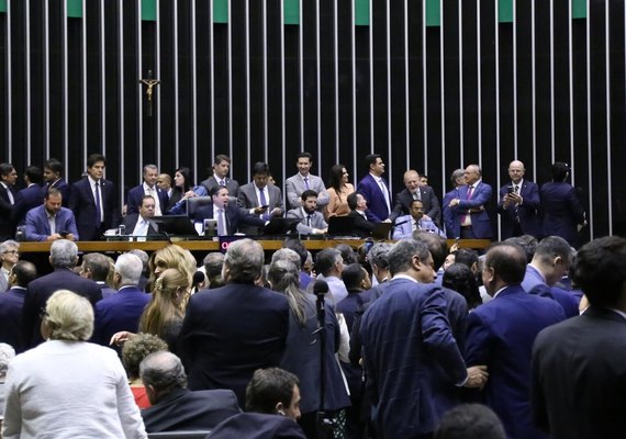 Pré-candidatura de Flávio Bolsonaro ao Planalto divide setores da direita