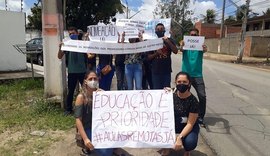 Aprovados em seleção protestam em frente à prefeitura de Rio Largo