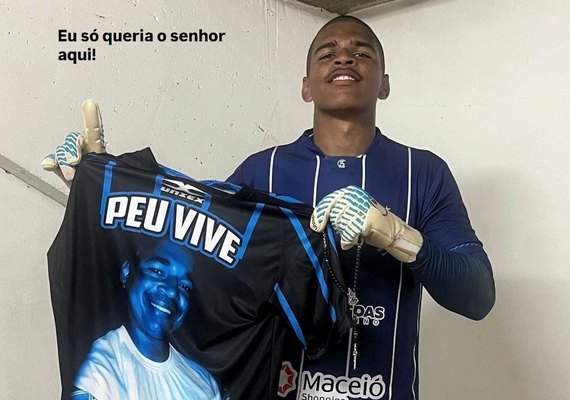 Entre defesas e lembranças: Ariel, goleiro do CSA, transforma dor em homenagem ao pai