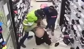 Grávida é derrubada e agredida durante assalto em loja na Argentina