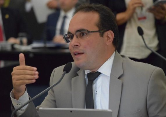 Atraso na distribuição de sementes é absurdo, diz Maia