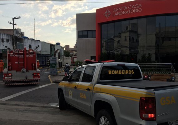 Novos focos de incêndio surgem no almoxarifado da Santa Casa de Maceió
