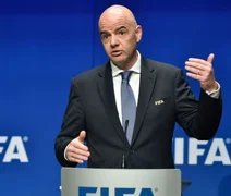 Presidente da Fifa reage a racismo contra Vini Jr. e cobra punições