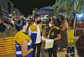 Blitz orienta estabelecimentos da orla de Maceió sobre carnaval