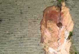 “Nosso caso foi exclusivamente ambiental”, diz Defesa Civil de Branquinha após erosão abrir cratera