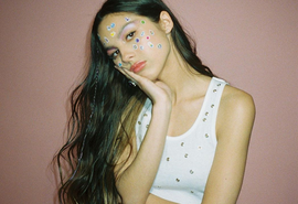 Sour, de Olivia Rodrigo, recebe certificado de ouro no Brasil