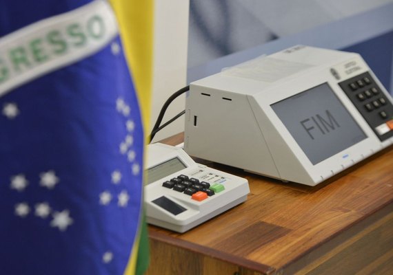 Paulo e Collor somam 58% da intenções de votos; Rodrigo e Rui chegam a 21 pontos