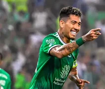 Alagoano Firmino marca três gols em sua estreia no Al-Ahli; confira