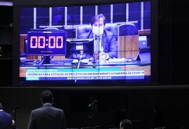 Câmara aprova ajuda a Estados e congela salários de servidor
