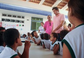 Rui Palmeira entrega duas creches e anuncia mais três para 2019