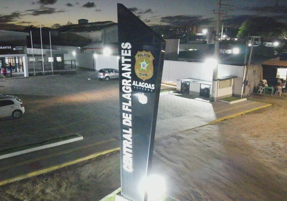Homem é preso com revólver e munições durante abordagem em Maceió