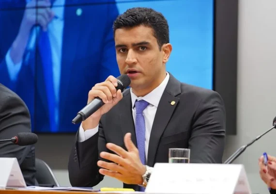 Caso Banco Master volta ao debate eleitoral após divulgação de documentos sobre o Iprev