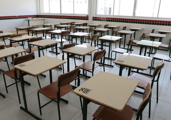 Professores da rede pública de SP anunciam greve de aulas presenciais