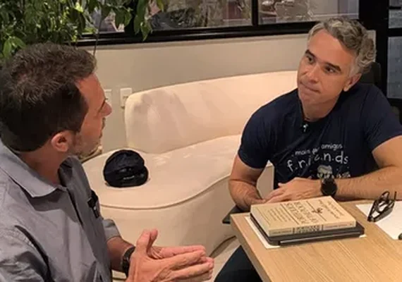 Rafael Brito detalha avanços do SNE e impacto das políticas educacionais de Alagoas