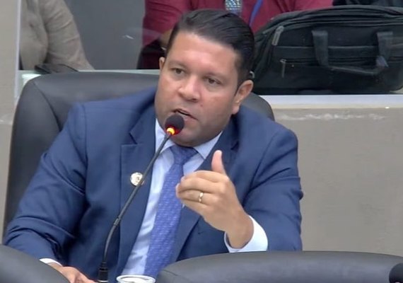 Allan Pierre pede que Prefeitura resolva acúmulo de lixo no Benedito Bentes