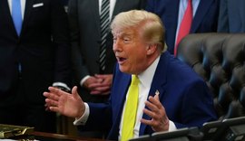 Trump surpreende assessores ao assinar acordo com o Irã durante jantar em Versalhes