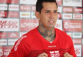 CRB anuncia saída do zagueiro Victor Ramos por meio de acordo