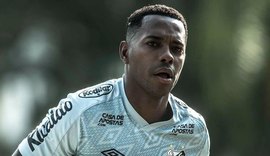 Santos anuncia suspensão de contrato com Robinho