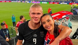 Namorada de Haaland presta homenagem após eliminação da Noruega na Copa