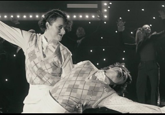 Harry Styles contracena com Phoebe Waller-Bridge no clipe de Treat People With Kindness