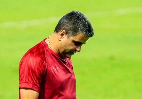 Após derrota, Marcelo Cabo pede demissão e não é mais o treinador do CRB