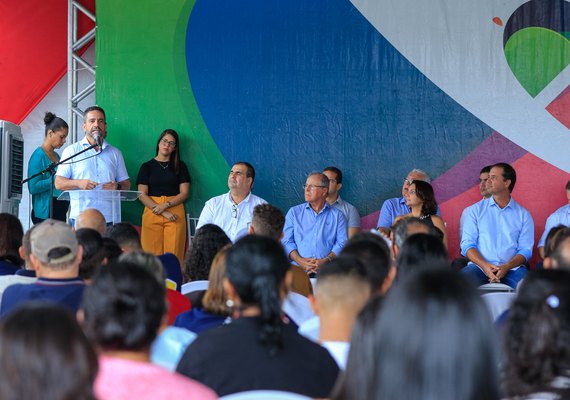 Governador inaugura obras e entrega equipamentos no município de Capela