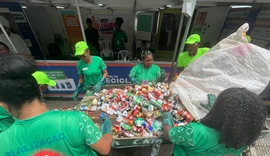 Carnaval de Salvador bate recorde mundial com reciclagem de latinhas