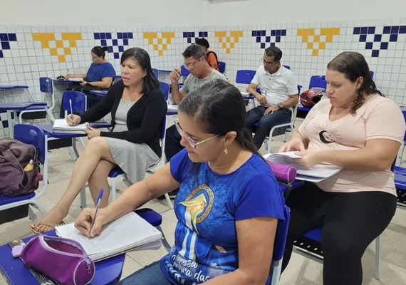 Rede estadual abre mais de 28 mil vagas para Educação de Jovens e Adultos em 2026
