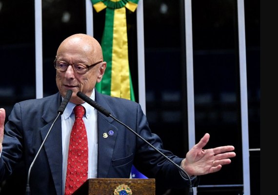 Careca da direita quer anistia, mas Renan rebate: 'O que pacifica o país é golpista cumprindo pena'