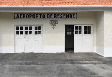Flávio Bolsonaro destina verba Pix para aeroporto sem voos no Rio