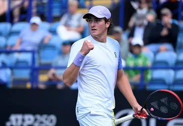 João Fonseca bate britânico na estreia e se torna o mais jovem a vencer em Wimbledon desde Alcaraz